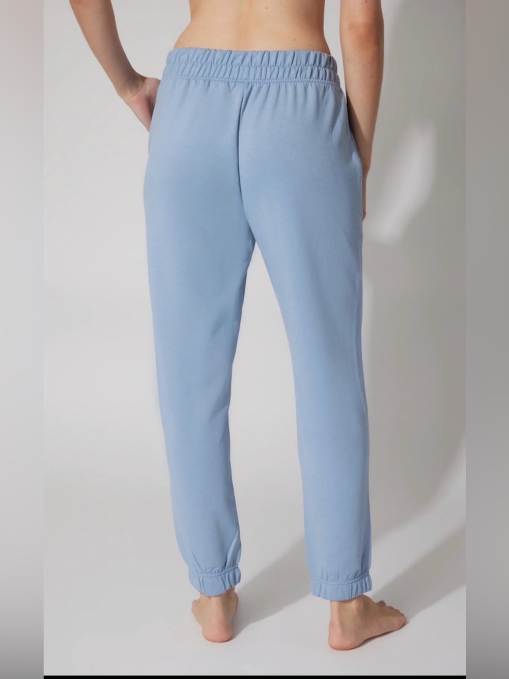 Yogalicious Wash Softlite New Flow Jogger Pants in Cloudmist - Picture 2 of 10